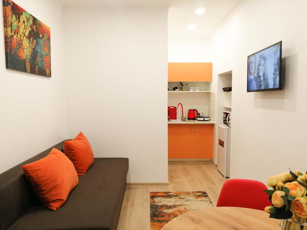 Світло Цілодобово Apartments In The City Center ลวีฟ ภายนอก รูปภาพ