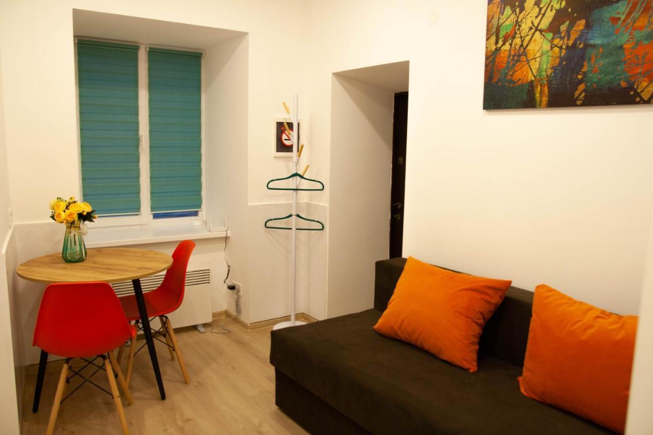 Світло Цілодобово Apartments In The City Center ลวีฟ ภายนอก รูปภาพ