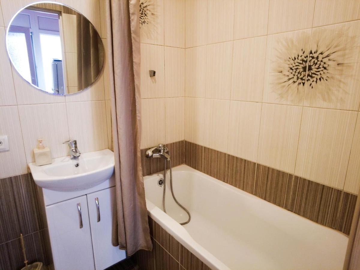 Світло Цілодобово Apartments In The City Center ลวีฟ ภายนอก รูปภาพ